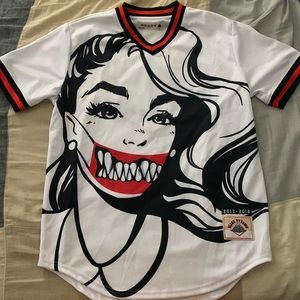 Black Pyramid graphic jersey